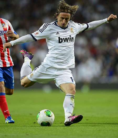 上海海港夺冠背后是穆斯卡特的战略放弃与坚守，成功卫冕中超冠军。